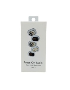 Faux Ongles en Damiers Noir et Blanc